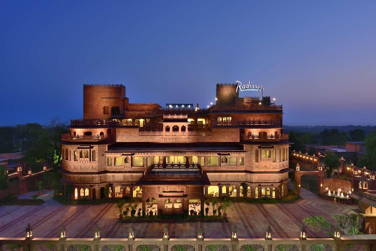 ホテル Radisson Jodhpur ジョードプル エクステリア 写真 The Oberoi Udaivilas Palace