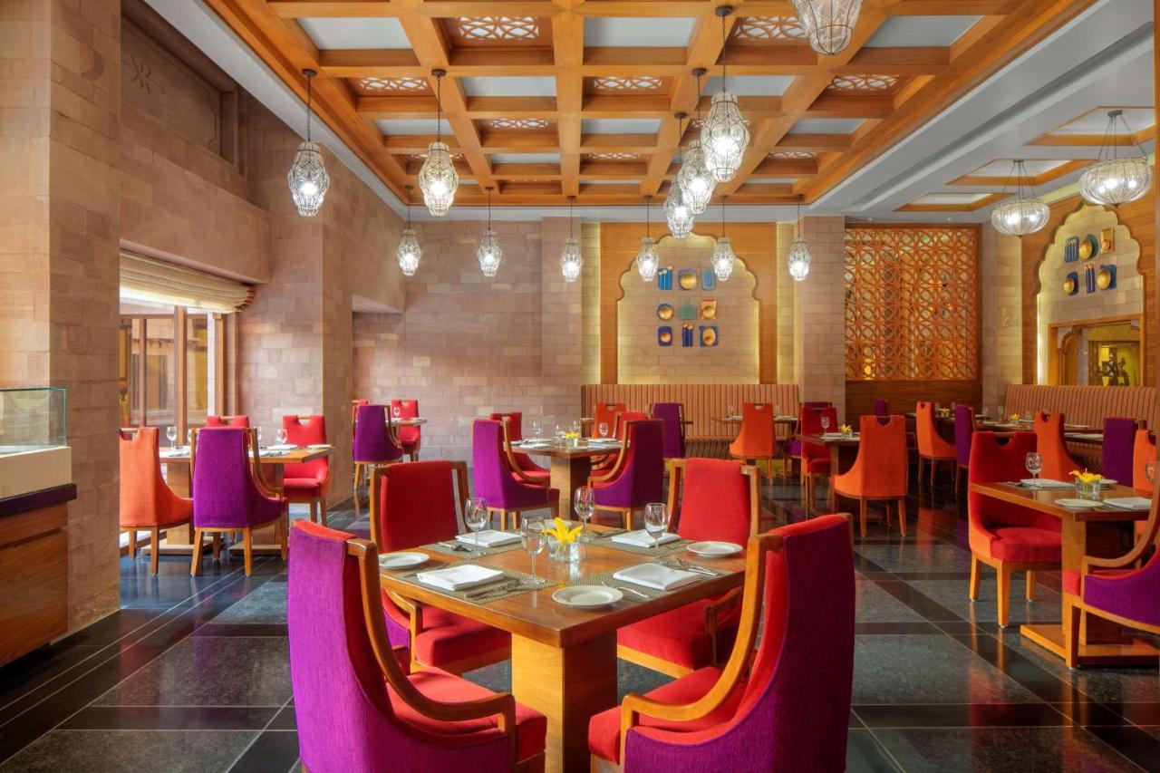 ホテル Radisson Jodhpur ジョードプル エクステリア 写真 The restaurant