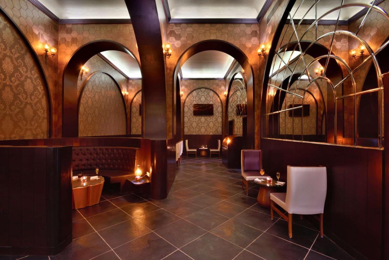 ホテル Radisson Jodhpur ジョードプル エクステリア 写真 The interior of the restaurant