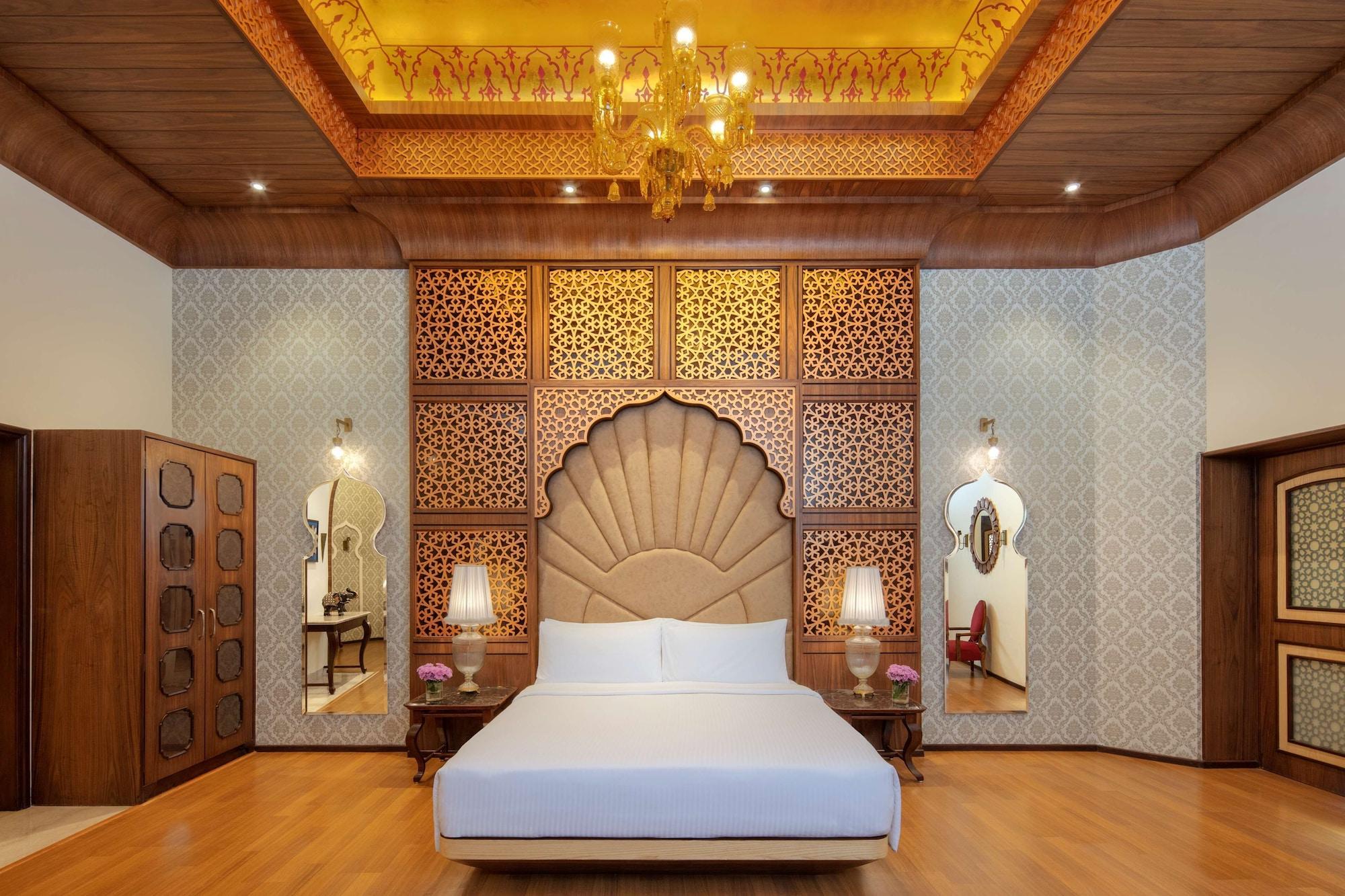 ホテル Radisson Jodhpur ジョードプル エクステリア 写真 A bedroom at the Taj Mahal Palace