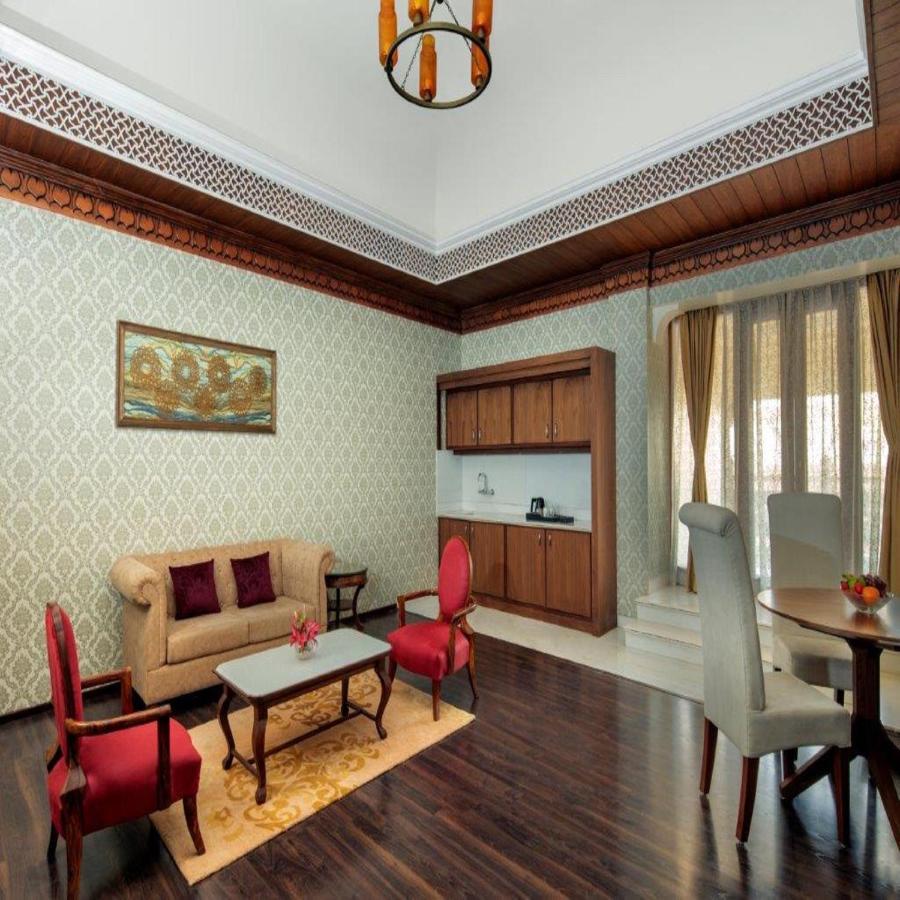 ホテル Radisson Jodhpur ジョードプル エクステリア 写真