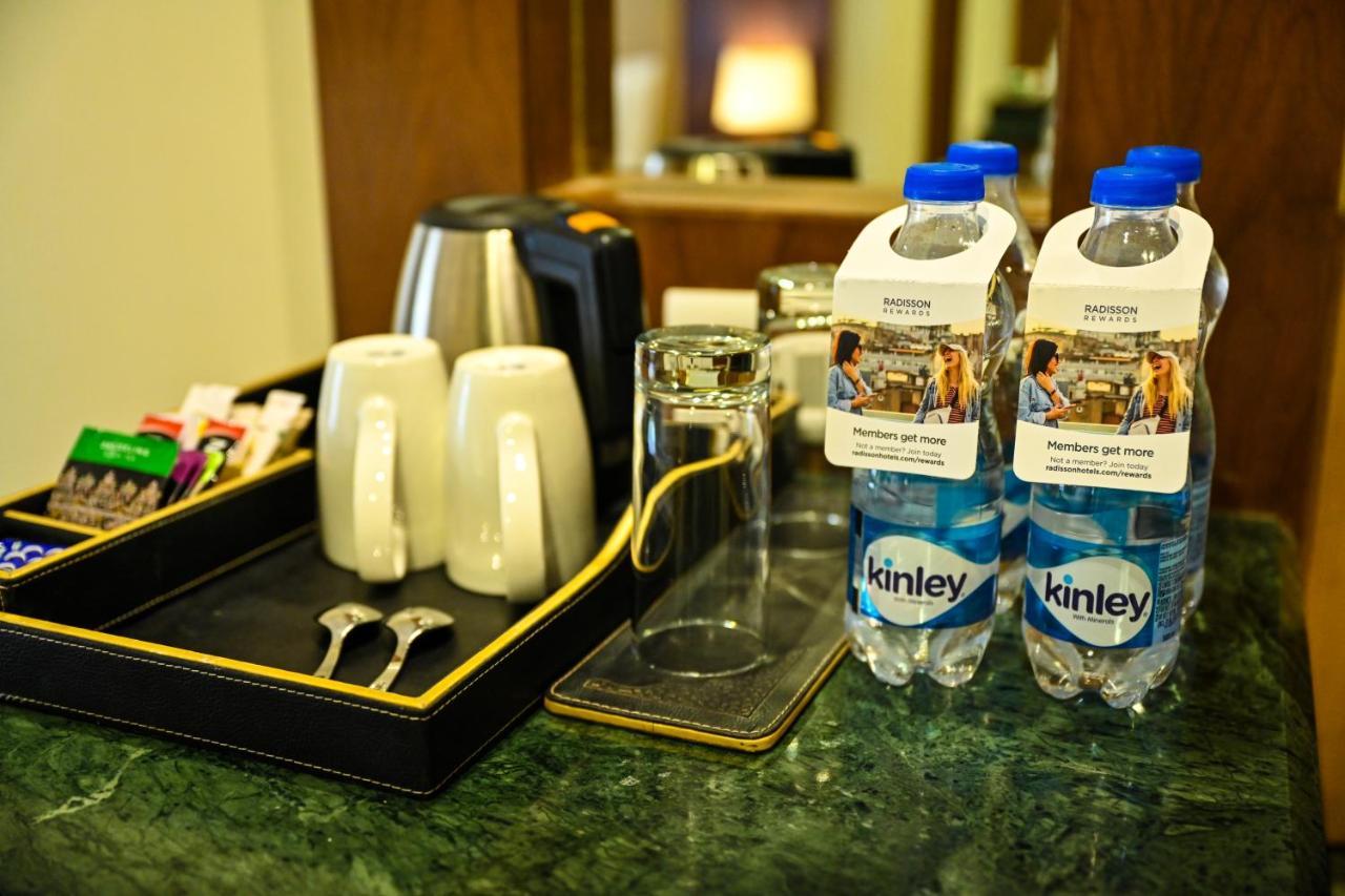 ホテル Radisson Jodhpur ジョードプル エクステリア 写真 Kinley bottled water