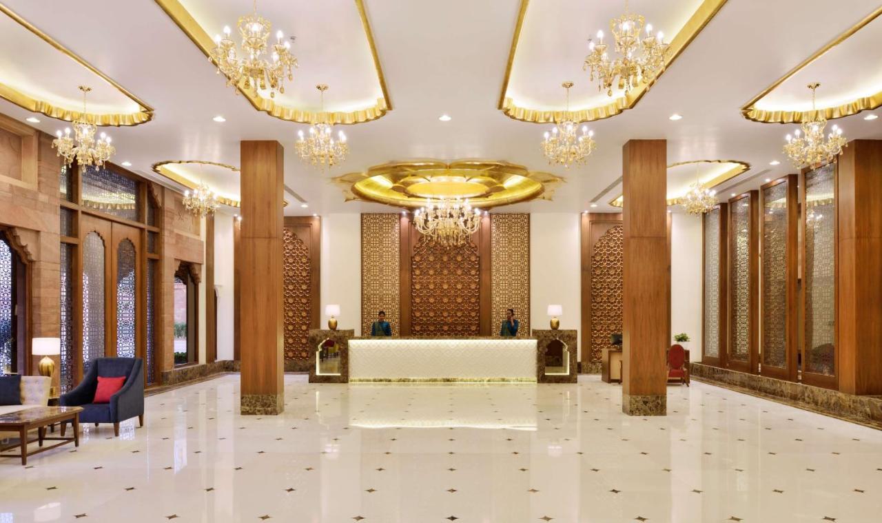 ホテル Radisson Jodhpur ジョードプル エクステリア 写真 The lobby of the hotel